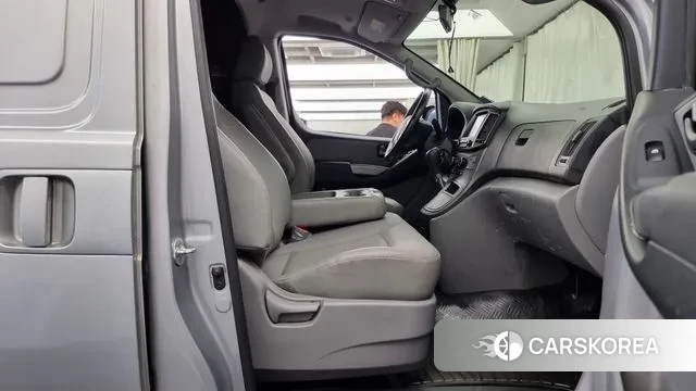 Hyundai The New Grand Starex 2018 Серебристо-серый из Кореи, фото 2