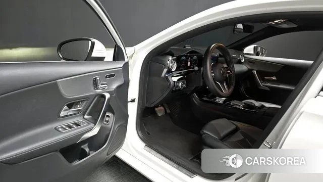 Mercedes-Benz A-Class W177 2021 Белый из Кореи, фото 2