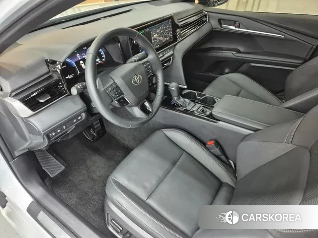 Toyota Camry (XV80) 2025 Белый из Кореи, фото 2