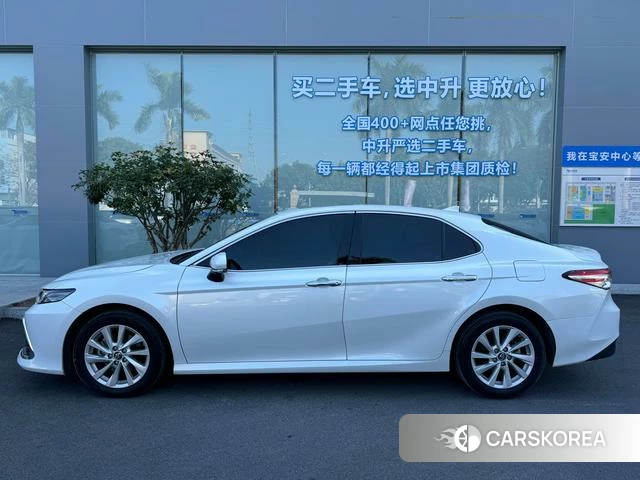 Toyota Camry 2021 Белый из Китая, фото 2