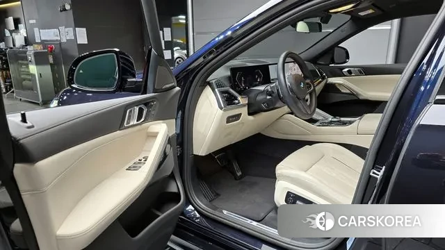 BMW X6 (G06) 2025 Черный из Кореи, фото 2