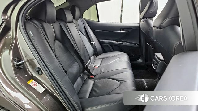 Toyota Camry (XV70) 2018 Коричневый из Кореи, фото 2