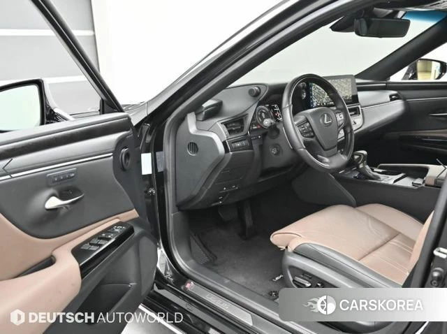 Lexus ES300h 7th generation 2025 Черный из Кореи, фото 2