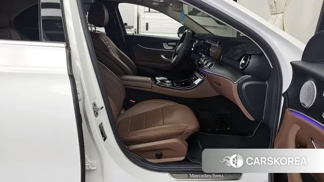 Mercedes-Benz E-Class W213 2020 Белый из Кореи, фото 2