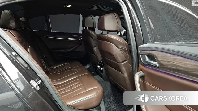 BMW 5 Series (G30) 2018 Серый из Кореи, фото 2