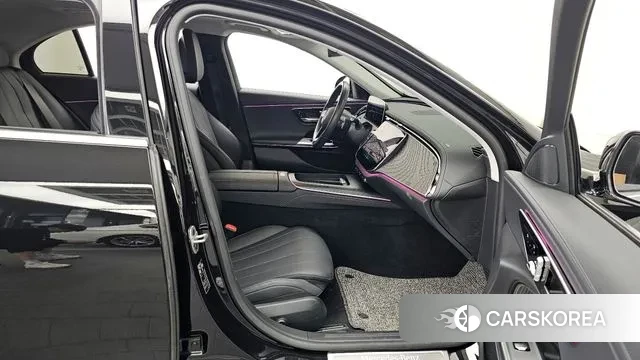 Mercedes-Benz E-Class W213 2024 Черный из Кореи, фото 2