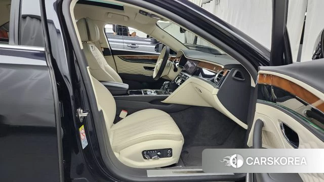 Bentley Flying Spur 3rd Generation 2022 Черный из Кореи, фото 2