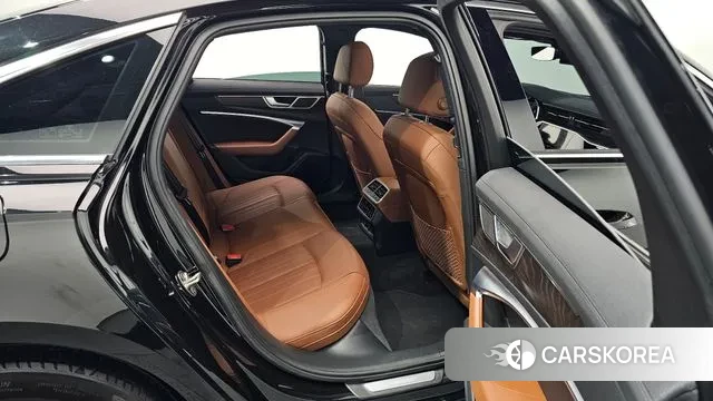 Audi A6 (C8) 2019 Черный из Кореи, фото 2