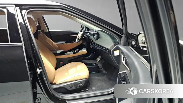 Kia EV6 2023 Черный из Кореи, фото 2