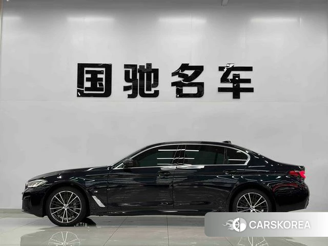 BMW 5 series 2023 Черный из Китая, фото 2