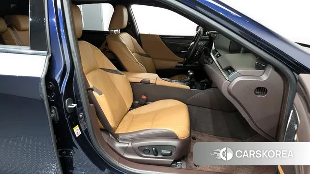 Lexus ES300h 7th generation 2019 Синий из Кореи, фото 2