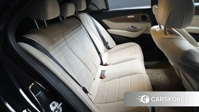 Mercedes-Benz E-Class W213 2021 Черный из Кореи, фото 2