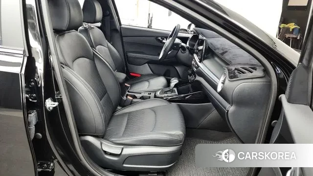 Kia The New K3 2nd generation 2024 Черный из Кореи, фото 2