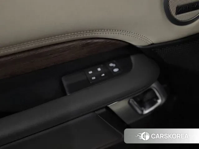 Land Rover Discovery 5 2018 Черный из Кореи, фото 2