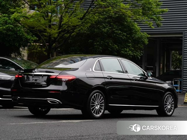 Mercedes-Benz E-class 2024 Черный из Китая, фото 2