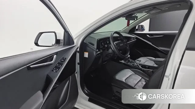 Kia Di Ol Nu Niro 2022 Белый из Кореи, фото 2