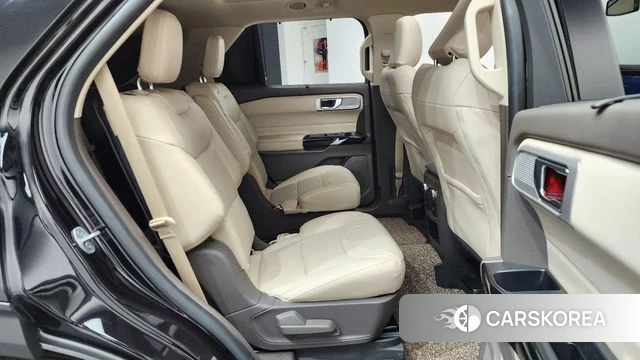 Ford Explorer 6th Generation 2021 Черный из Кореи, фото 2