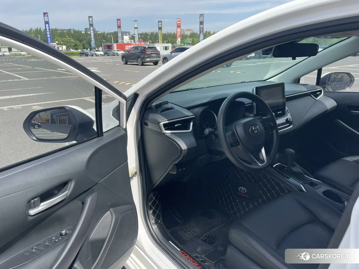 Toyota Corolla 2021 Белый из Китая, фото 2