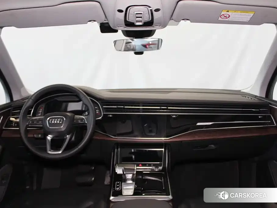 Audi Q7 2023 Черный из Китая, фото 2