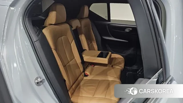 Volvo XC40 2022 Серебряный из Кореи, фото 2