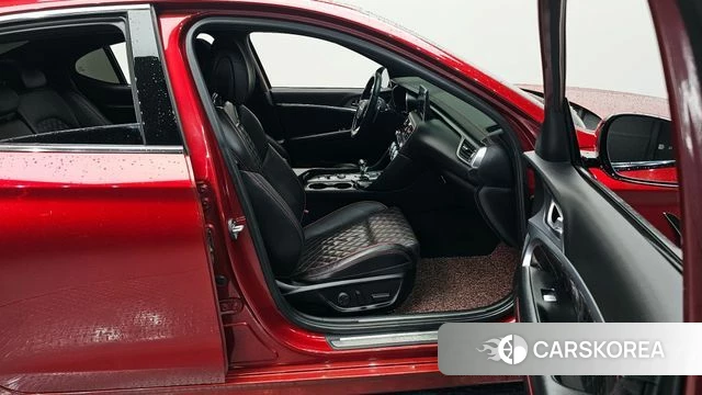 Genesis G70 2019 Красный из Кореи, фото 2