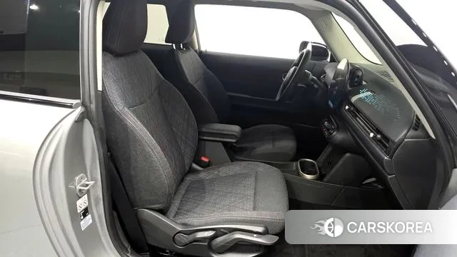 Mini Cooper C 4th generation 2024 Серебряный из Кореи, фото 2