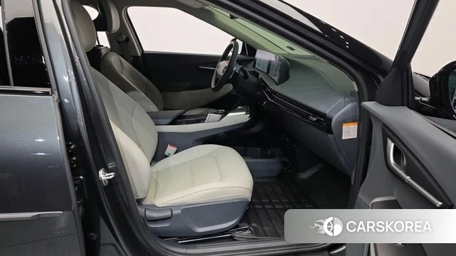 Kia EV6 2022 Серый из Кореи, фото 2