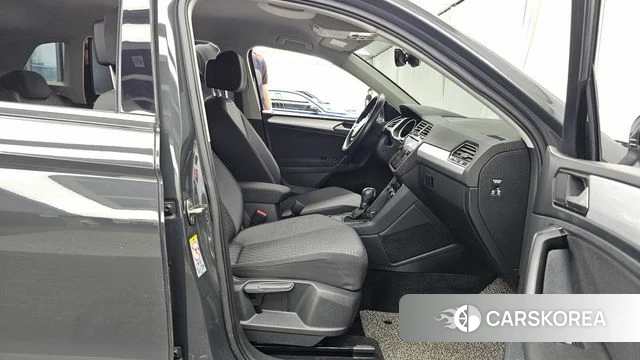 Volkswagen Tiguan second Generation 2018 Серый из Кореи, фото 2