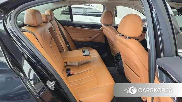 BMW 5 Series (G30) 2018 Черный из Кореи, фото 2