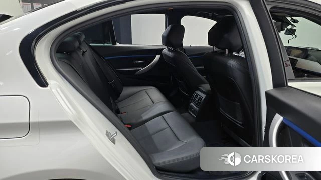 BMW 3 Series (F30) 2018 Белый из Кореи, фото 2