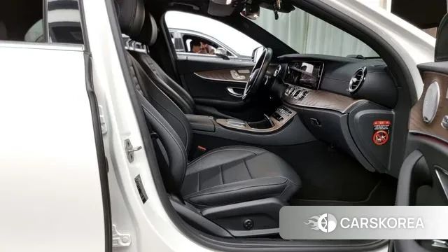 Mercedes-Benz E-Class W213 2020 Белый из Кореи, фото 2