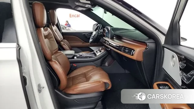 Lincoln Aviator 2nd generation 2021 Белый из Кореи, фото 2