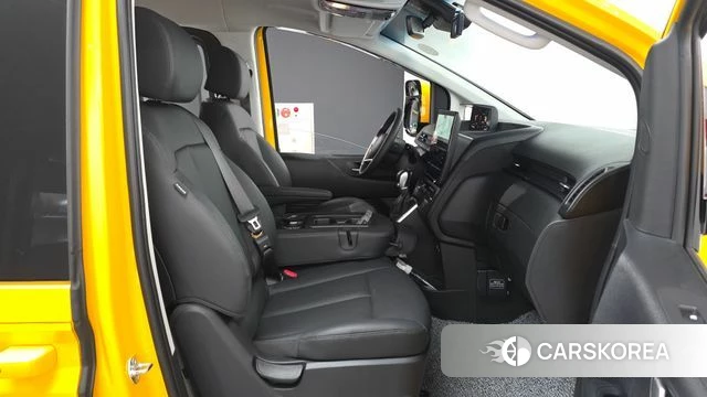 Hyundai Staria 2025 Желтый из Кореи, фото 2
