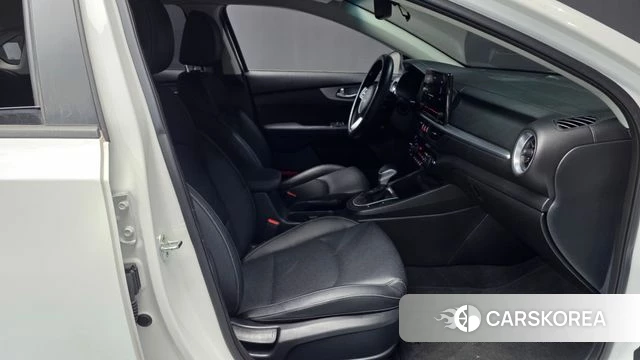 Kia The New K3 2nd generation 2022 Белый из Кореи, фото 2