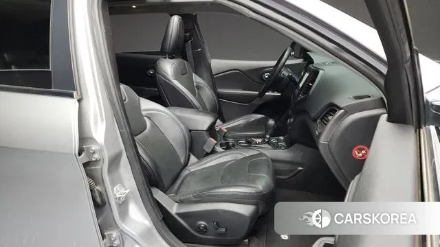 Jeep Cherokee (KL) 2018 Серебристо-серый из Кореи, фото 2