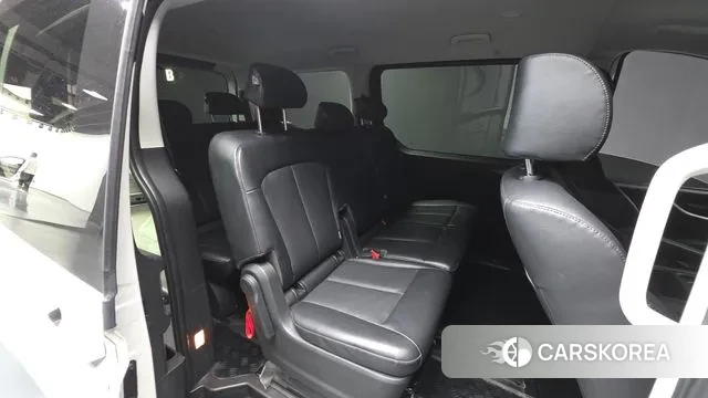 Hyundai Staria 2022 Белый из Кореи, фото 2