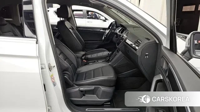 Volkswagen Tiguan second Generation 2020 Белый из Кореи, фото 2