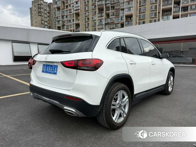 Mercedes-Benz GLA 2023 Белый из Китая, фото 2