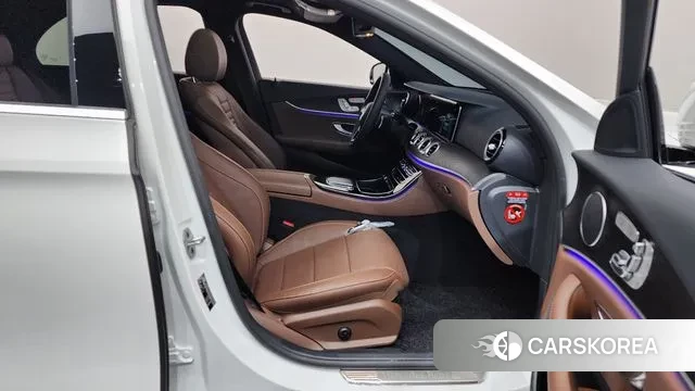 Mercedes-Benz E-Class W213 2022 Белый из Кореи, фото 2