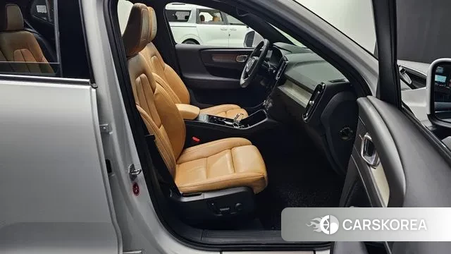 Volvo XC40 2020 Белый из Кореи, фото 2