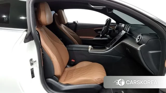 Mercedes-Benz CLE-Class C236 2024 Белый из Кореи, фото 2