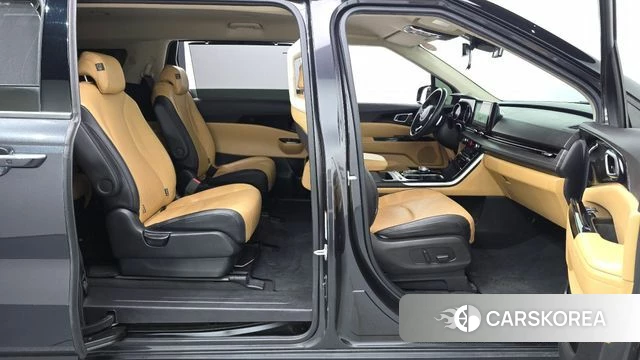Kia Carnival 4th generation 2023 Черный из Кореи, фото 2