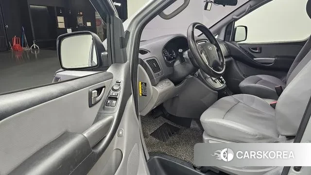 Hyundai The New Grand Starex 2019 Серебристо-серый из Кореи, фото 2