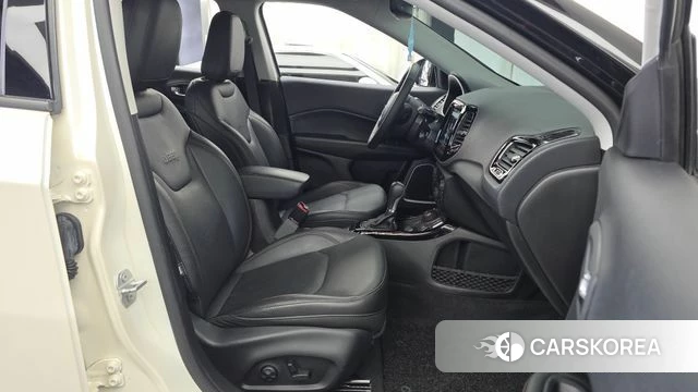 Jeep Compass 2nd Generation 2019 Белый из Кореи, фото 2