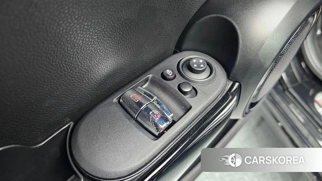 Mini Cooper S 2022 Черный из Кореи, фото 2