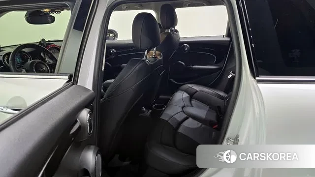 Mini Cooper 2024 Белый из Кореи, фото 2