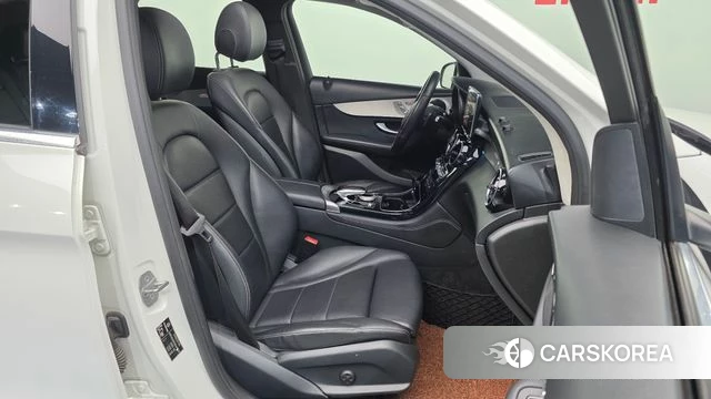 Mercedes-Benz GLC-Class X253 2018 Белый из Кореи, фото 2