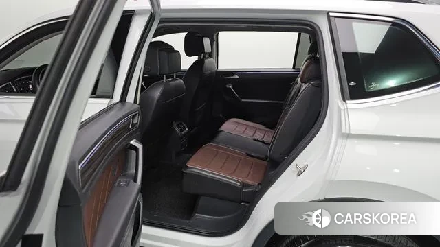 Volkswagen Tiguan Allspace 2024 Белый из Кореи, фото 2