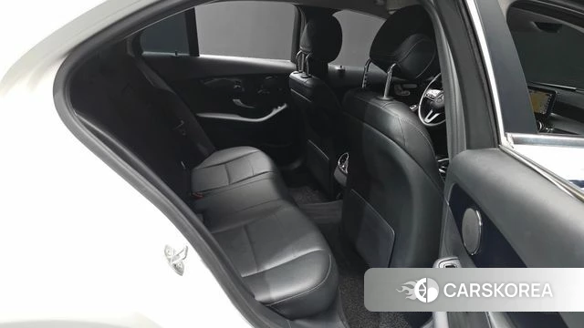 Mercedes-Benz C-Class W205 2019 Белый из Кореи, фото 2