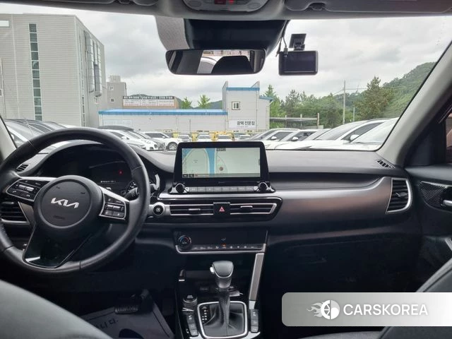 Kia Seltos 2022 Белый из Кореи, фото 2